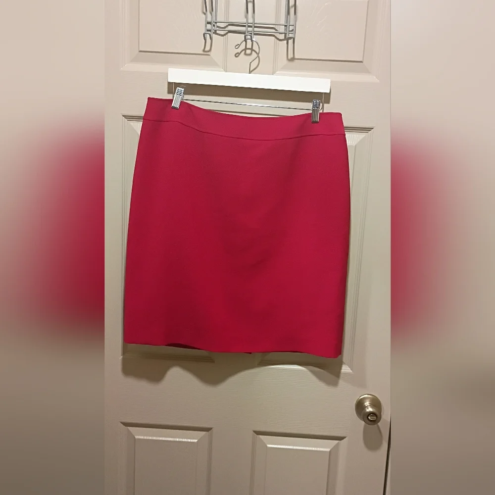 Tahari Red Polyester blend vibrant Red pencil skirt plus size 16